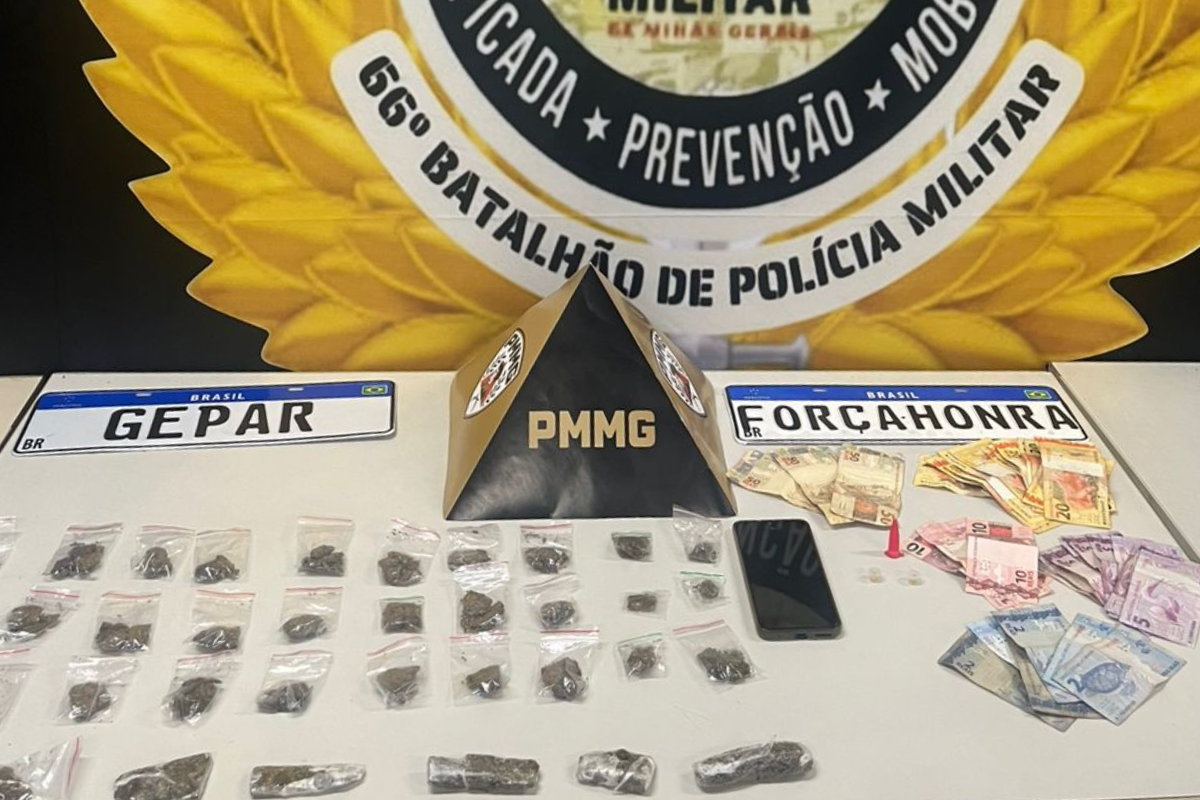Polícia apreendeu 36 porções de maconha, um pino de cocaína, duas pedras de crack, R$ 592 e um celular