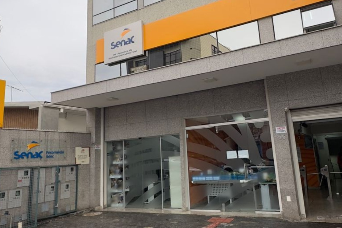 Atendimento ocorre de segunda a sexta-feira, das 8h às 22h