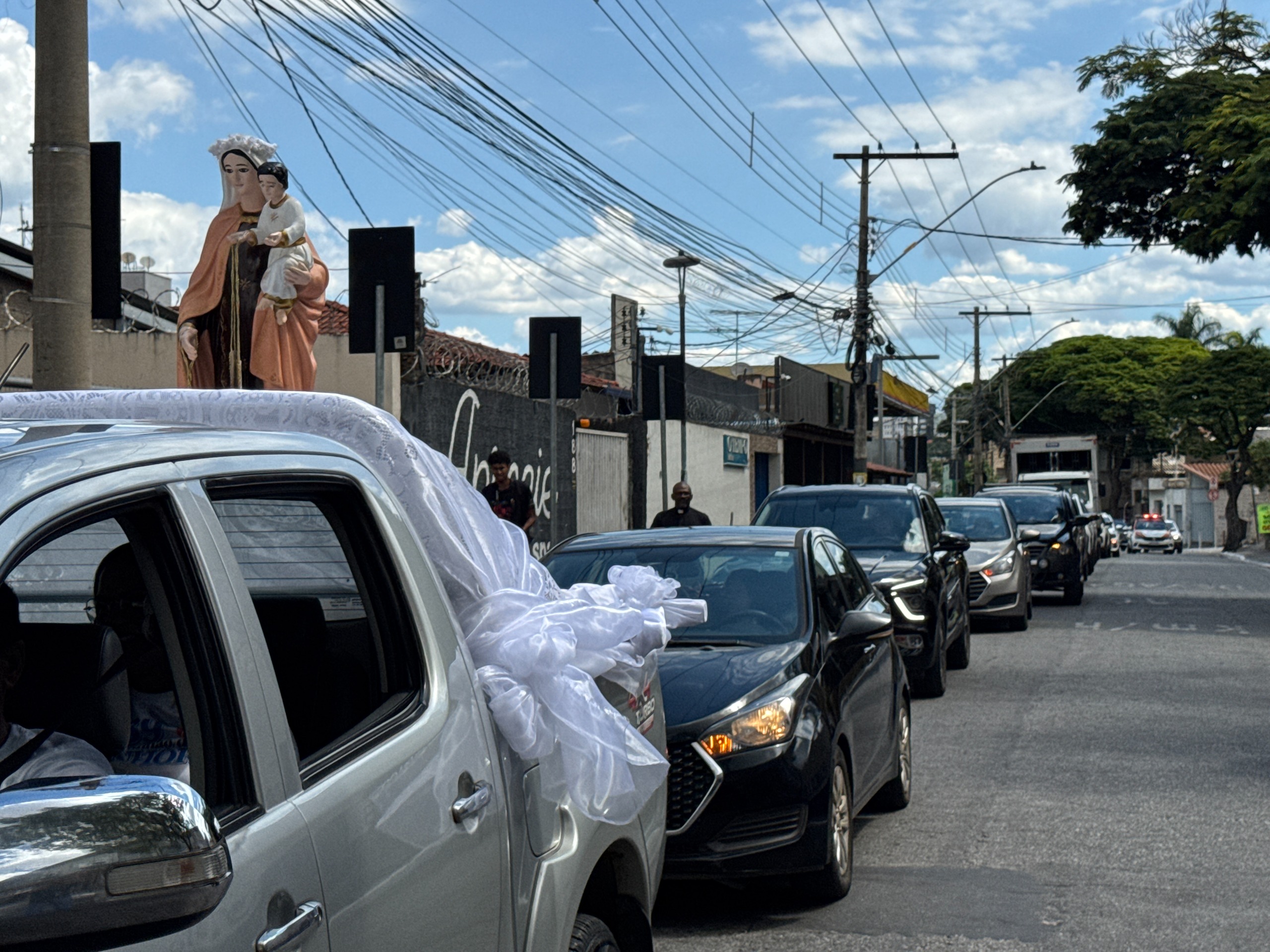 Carreata saiu da Ermida Nossa Senhora do Carmo, percorreu o caminho peregrino e seguiu em direção ao ginásio poliesportivo