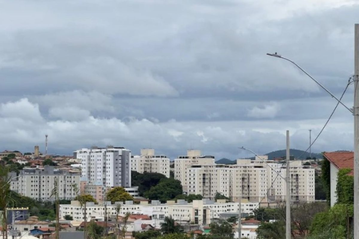 Nesta quarta-feira, a previsão indica muitas nuvens com pancadas de chuva isoladas