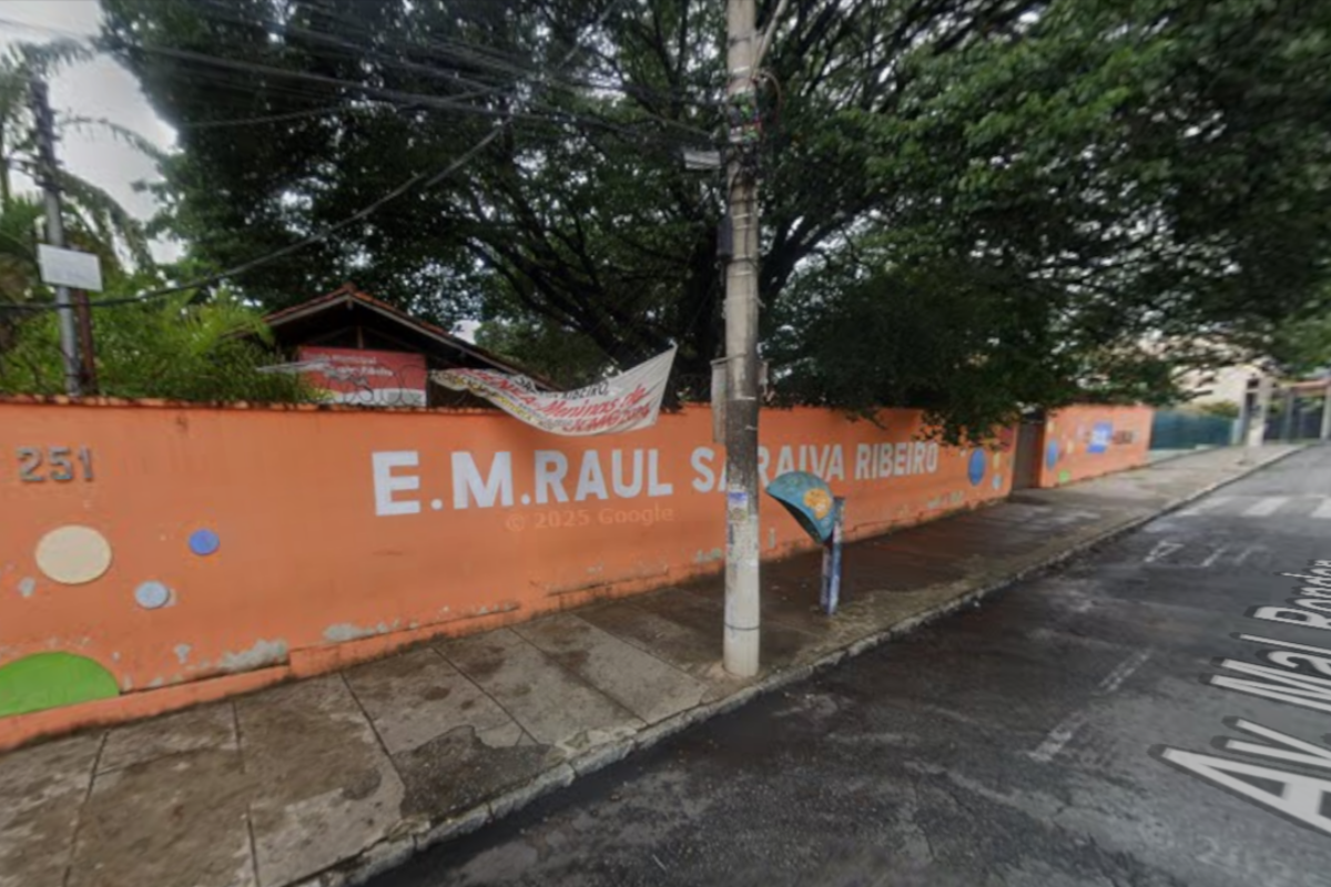 Unidade de ensino foi afetada pelas chuvas desse sábado (21/2)