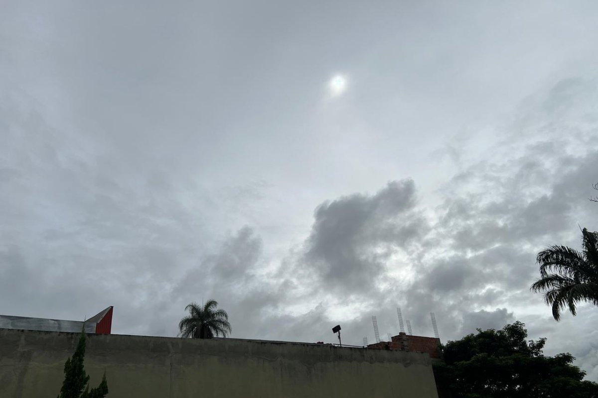 Segunda começou chuvosa em alguns pontos da cidade