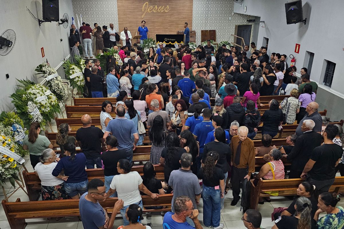 Velório ocorreu na Igreja Evangélica Pentecostal Humildade em Cristo, no bairro Imbiruçu; enterro foi realizado no Cemitério Parque Jardim da Cachoeira