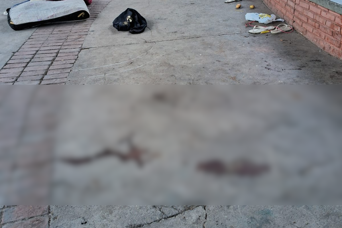 Vítima foi encontrada de bruços, com diversos ferimentos a bala na região da cabeça