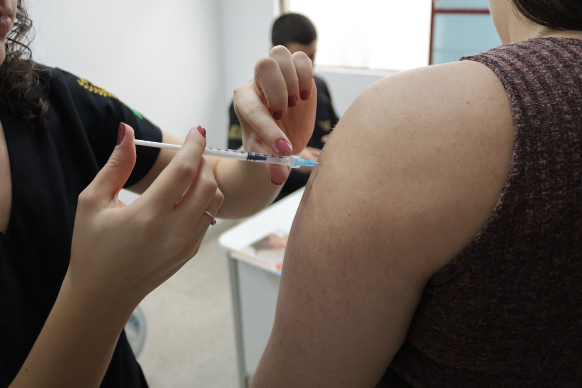 Desde o início da campanha, em 27 de março, até o dia 12 de abril, a prefeitura informou que já foram aplicadas mais de 15 mil doses em Betim