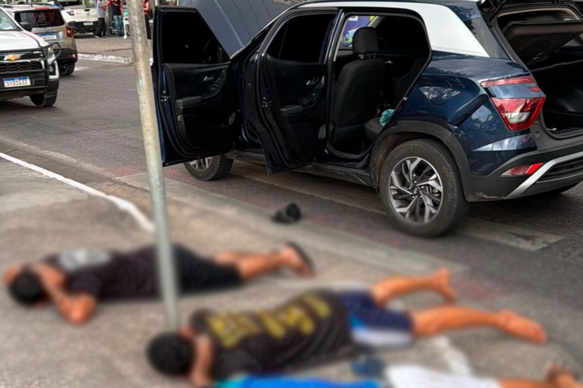 Grupo foi abordado na tarde desta quinta-feira (23), na avenida Edmeia Matos Lazzarotti, perto no Hospital Regional de Betim