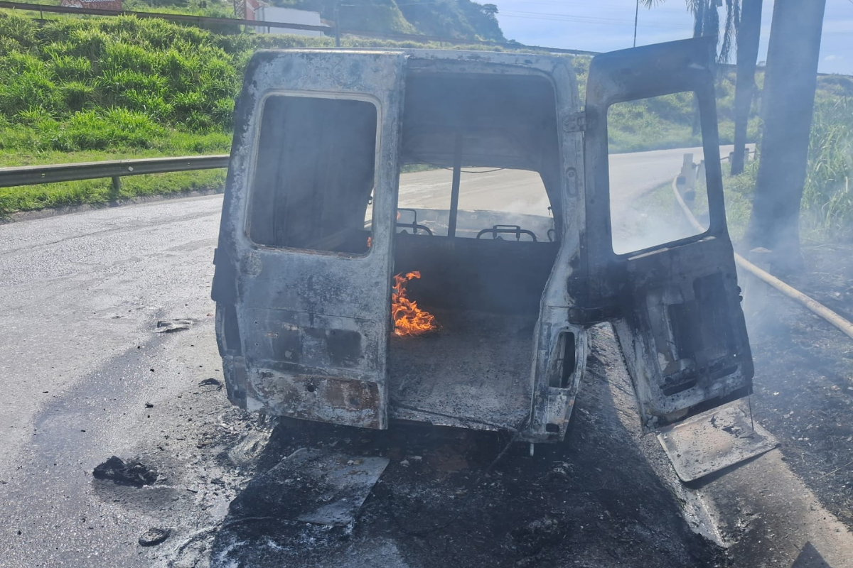 Chamas se espalharam rapidamente