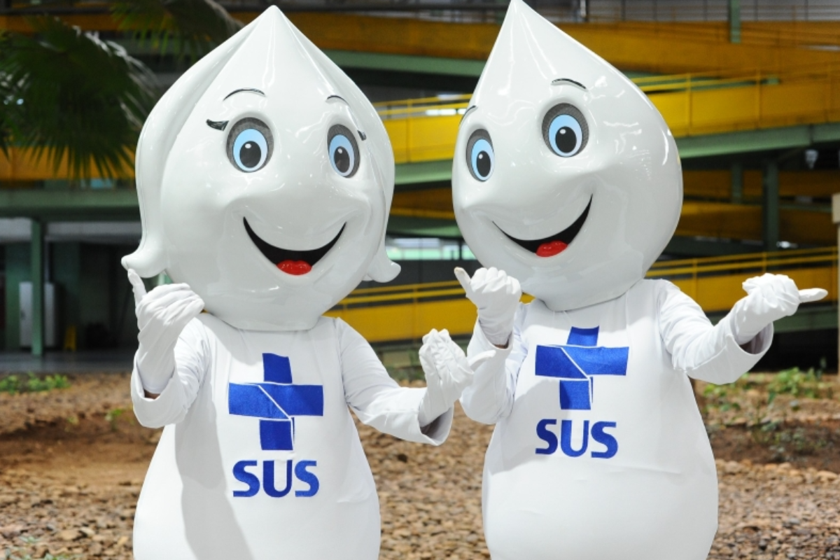 Zé Gotinha e Maria Gotinha vão acompanhar o Vacimóvel 2, que irá circular pela cidade ao longo do dia