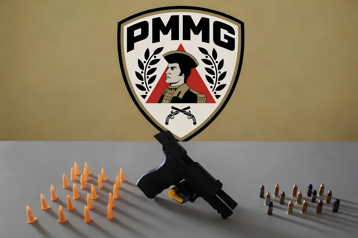 Pistola 9 mm carregada com 15 munições e 22 pinos com cocaína foram apreendidos com suspeito