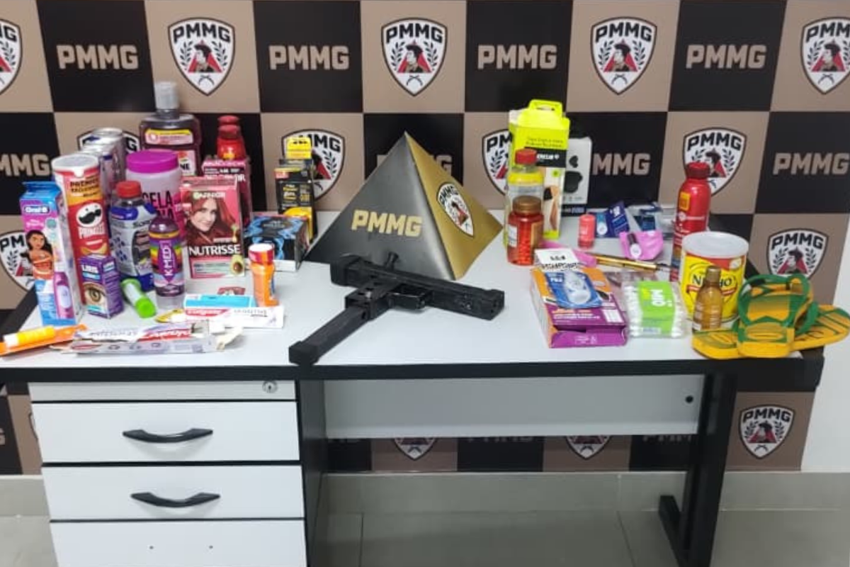 Suspeito havia fugido do local portando uma arma de fogo e levando aproximadamente R$ 1 mil em mercadorias