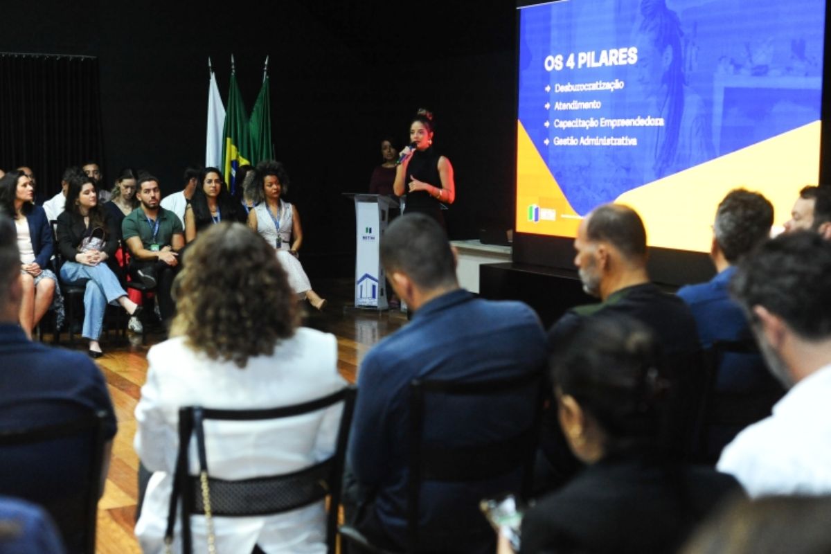 Instalado na Secretaria Municipal de Desenvolvimento Econômico (Seadec), o centro concentra diversos serviços gratuitos em um único local