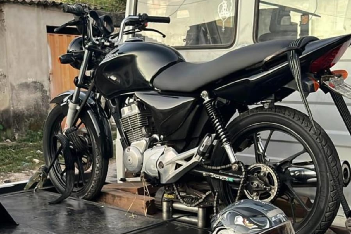 Moto do suspeito foi apreendida