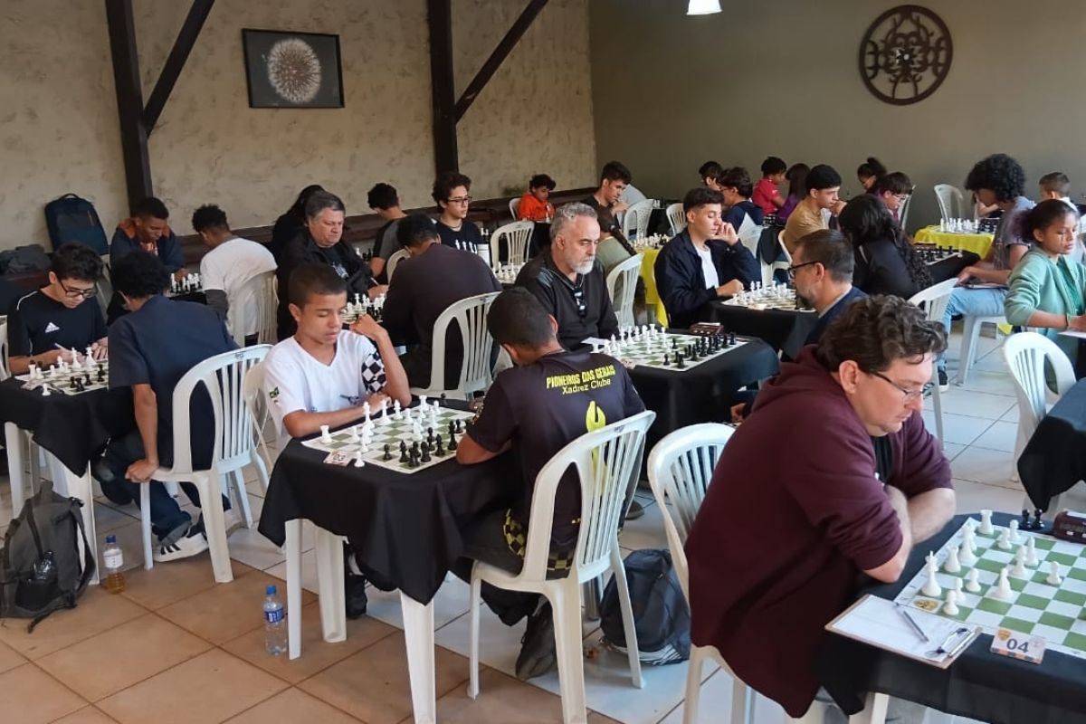 Torneio reuniu 49 enxadristas de 12 municípios mineiros em partidas no ritmo clássico, modalidade que exige mais tempo de reflexão, planejamento e estratégia