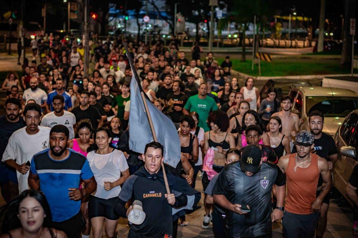 Corridas semanais reúnem mais de 200 participantes e já se tornaram uma tradição para muitos moradores