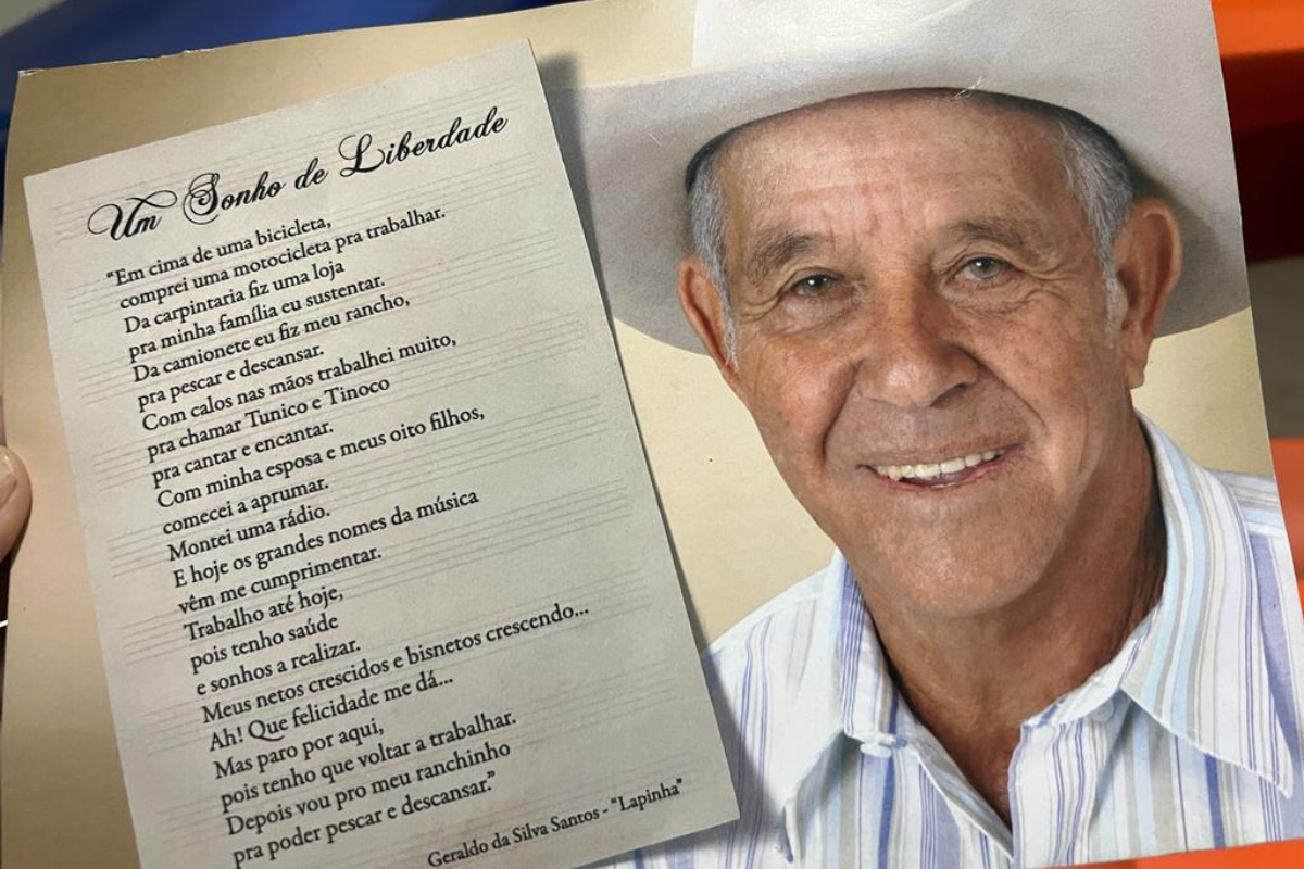 Poema foi impresso e transformado em quadro