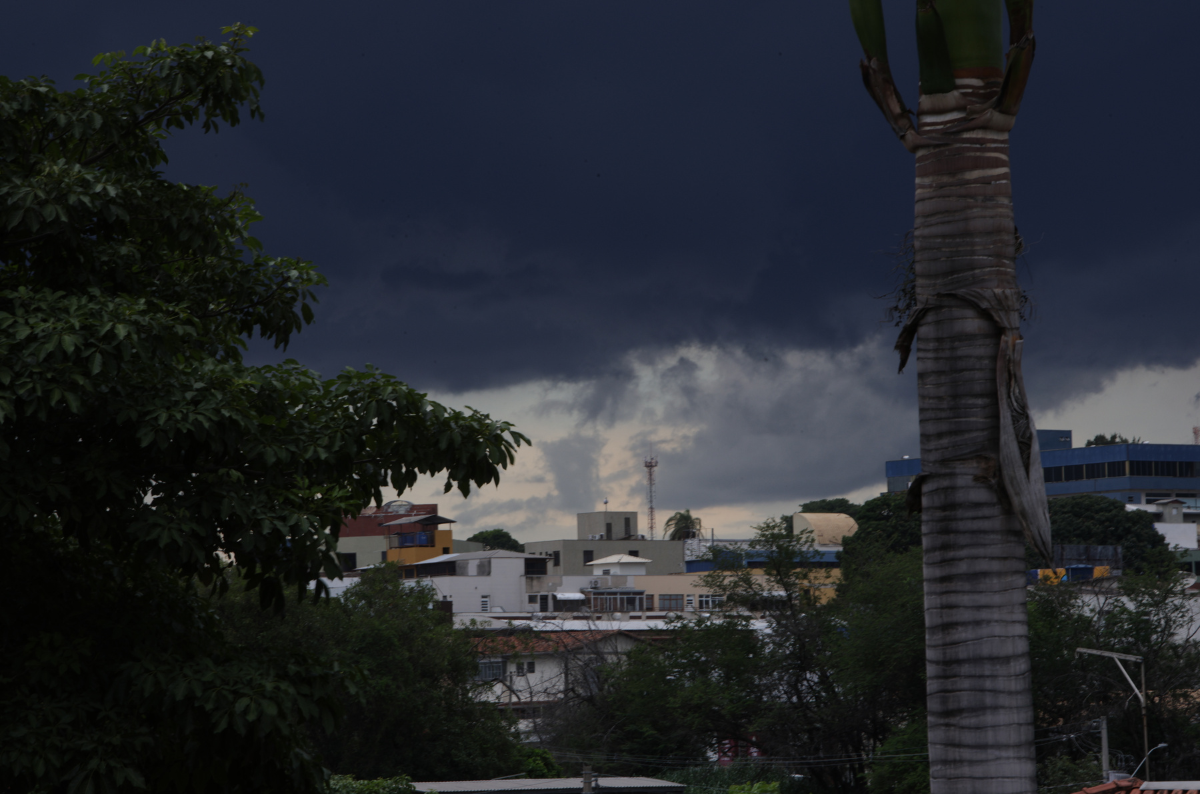 Semana em Betim será de muitas nuvens, com pancadas de chuva e trovoadas isoladas