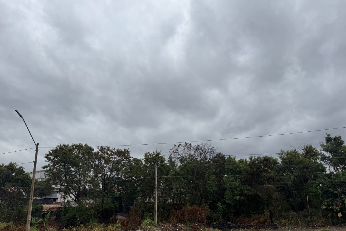 Céu fica com nuvens durante todo o dia