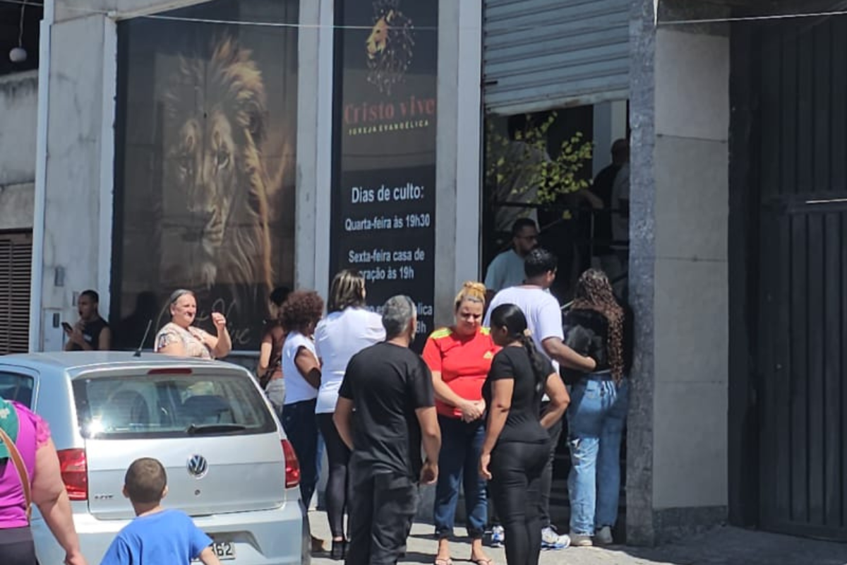Velório ocorreu em uma igreja no bairro Duque de Caxias