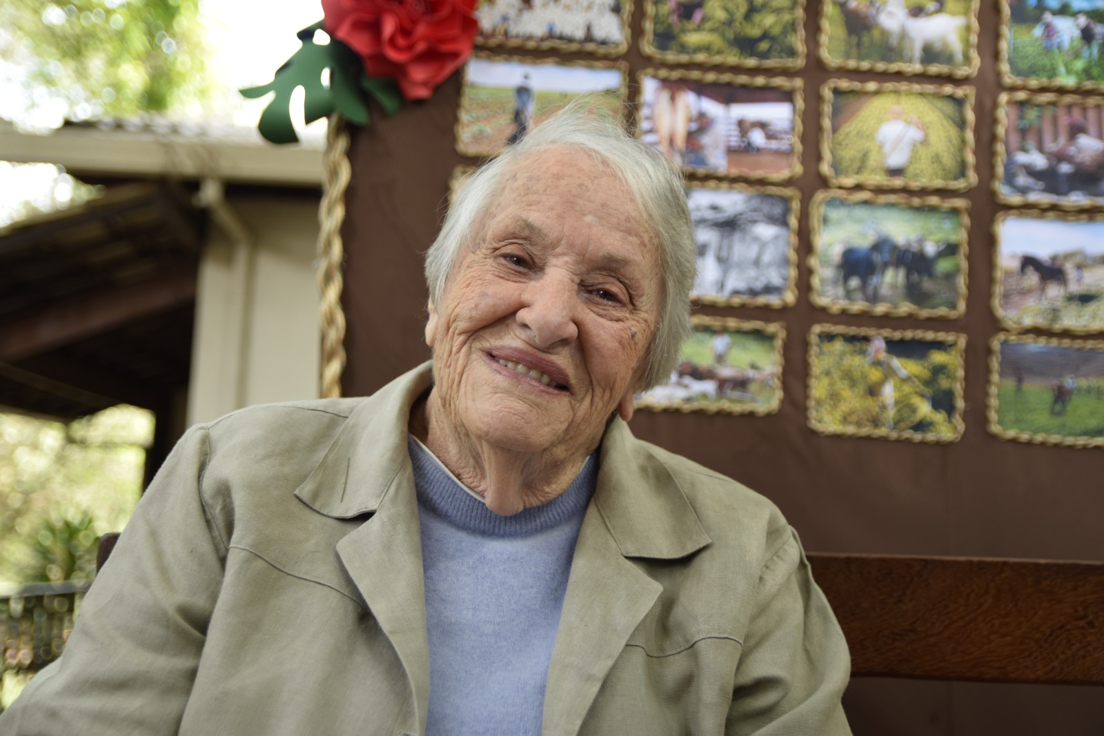 Nascida em Luz, dona Noemi Gontijo chegou a Betim em 1956 e fundou o Salão do Encontro em 1970. Ela morreu em julho de 2024 aos 100 anos.