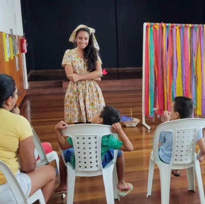 Laura Regina é autora do livro "Margot" e contadora de histórias infantis