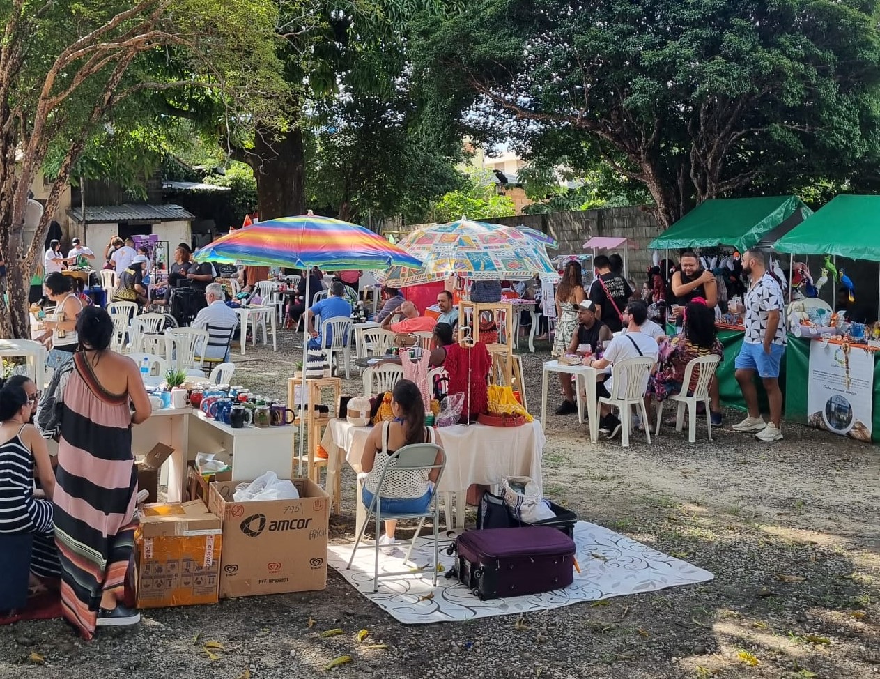 A Feireu é realizada no quintal do Rosário Bar