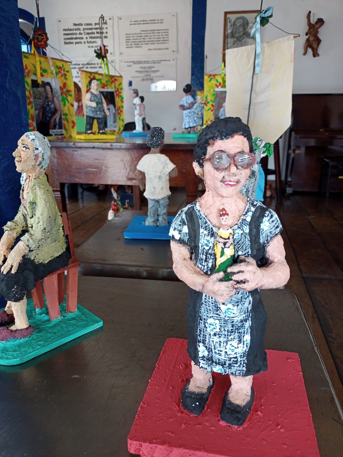 Exposição sobre ofício da benzeção, da artista Rose Coleta, já foi contemplado com recurso municipal da lei Noemi Gontijo
