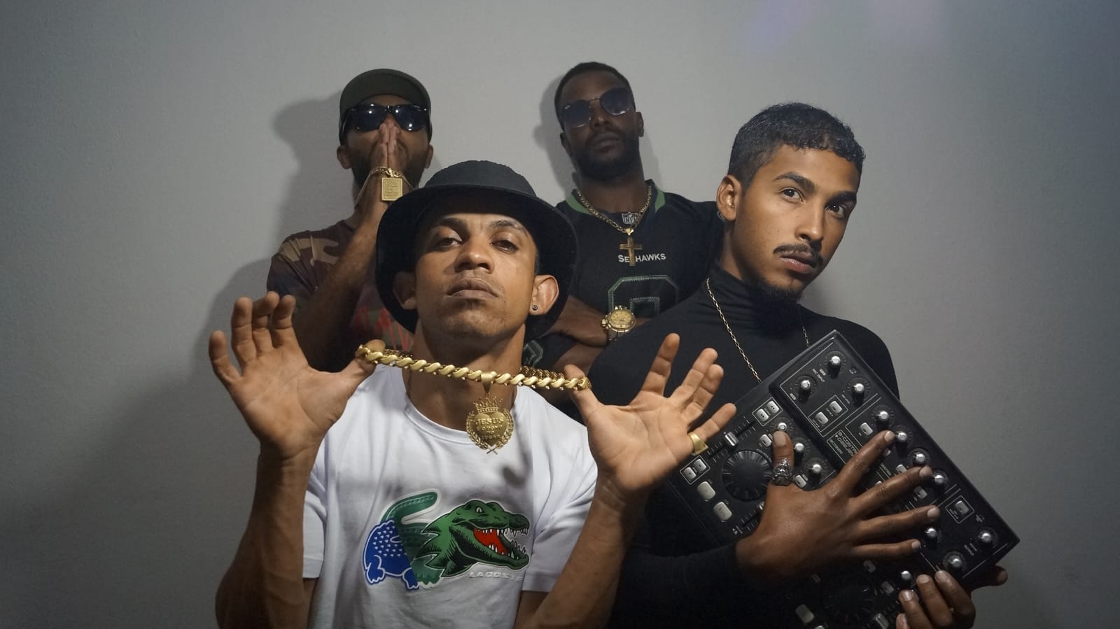 Grupo aborda contrastes sociais em suas produções