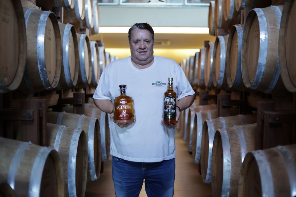 Produção da cachaça Vale Verde é feita no antigo parque ecológico da empresa, na região do Vianópolis