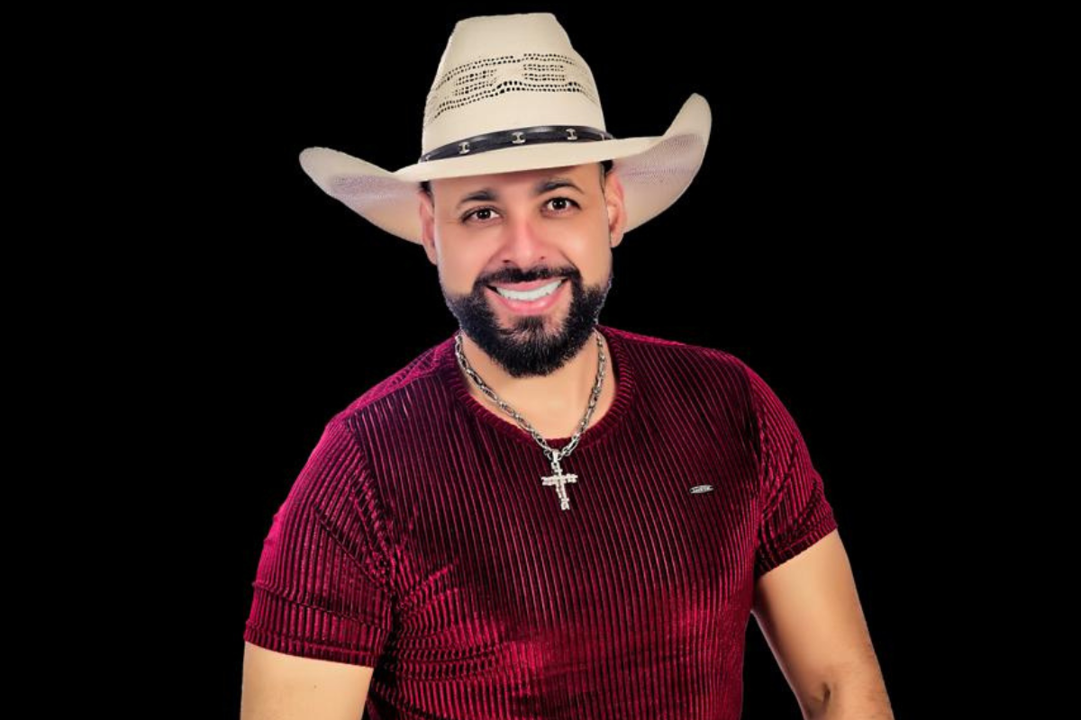 O cantor Thiago Martini grava no próximo dia 20 de maio, às 20h, seu primeiro DVD solo, na Espeteria Lapinga, em Betim.