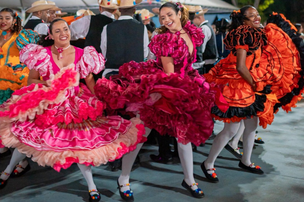 Programação da festa conta com shows ao vivo, comidas típicas e quadrilhas tradicionais