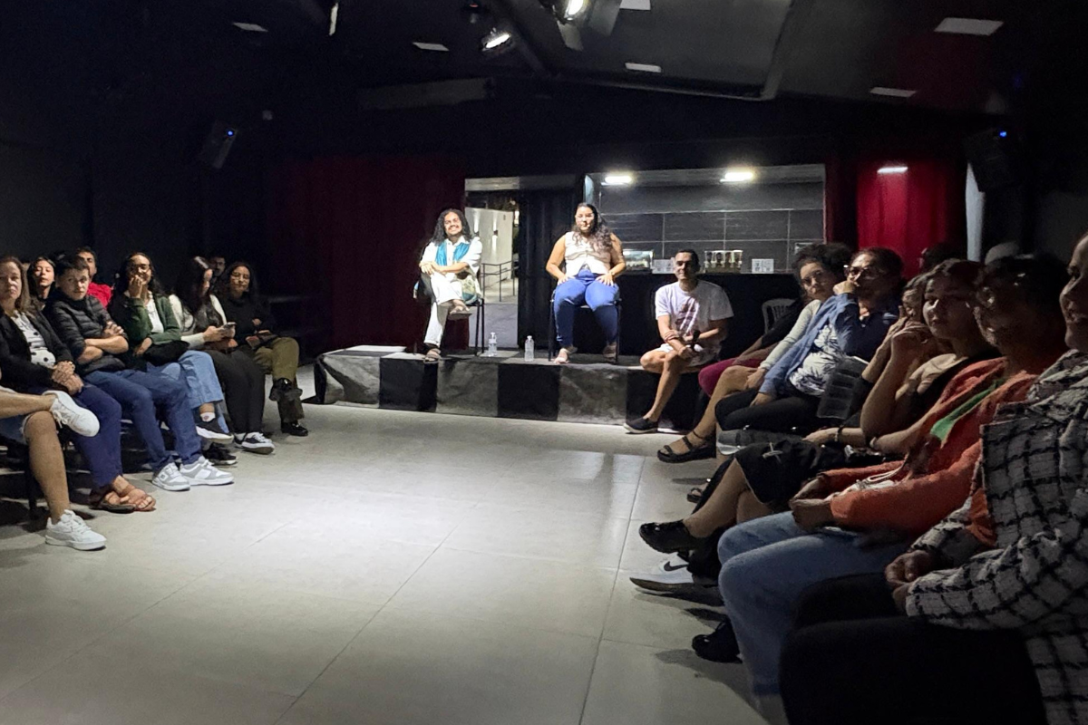 Após a apresentação, o público será convidado a participar de um bate-papo com a psicóloga Júlia Rodrigues