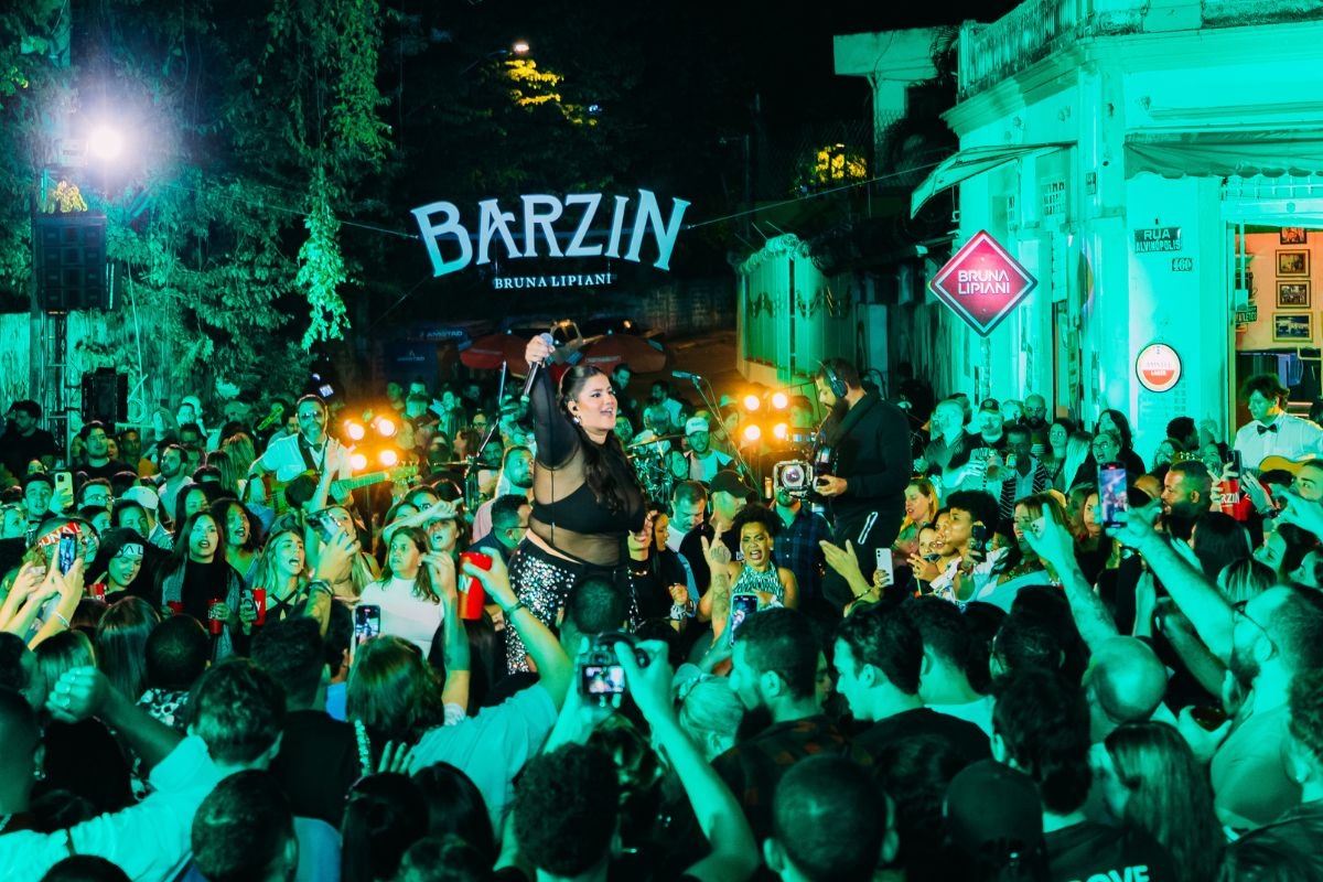 Atração da grande final, a cantora mineira Bruna Lipiani se apresenta neste domingo (7) 