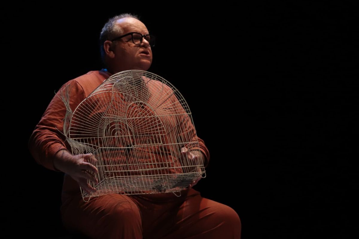 Artista da cidade produz e atua na peça que tem direção de Fabiano Lana