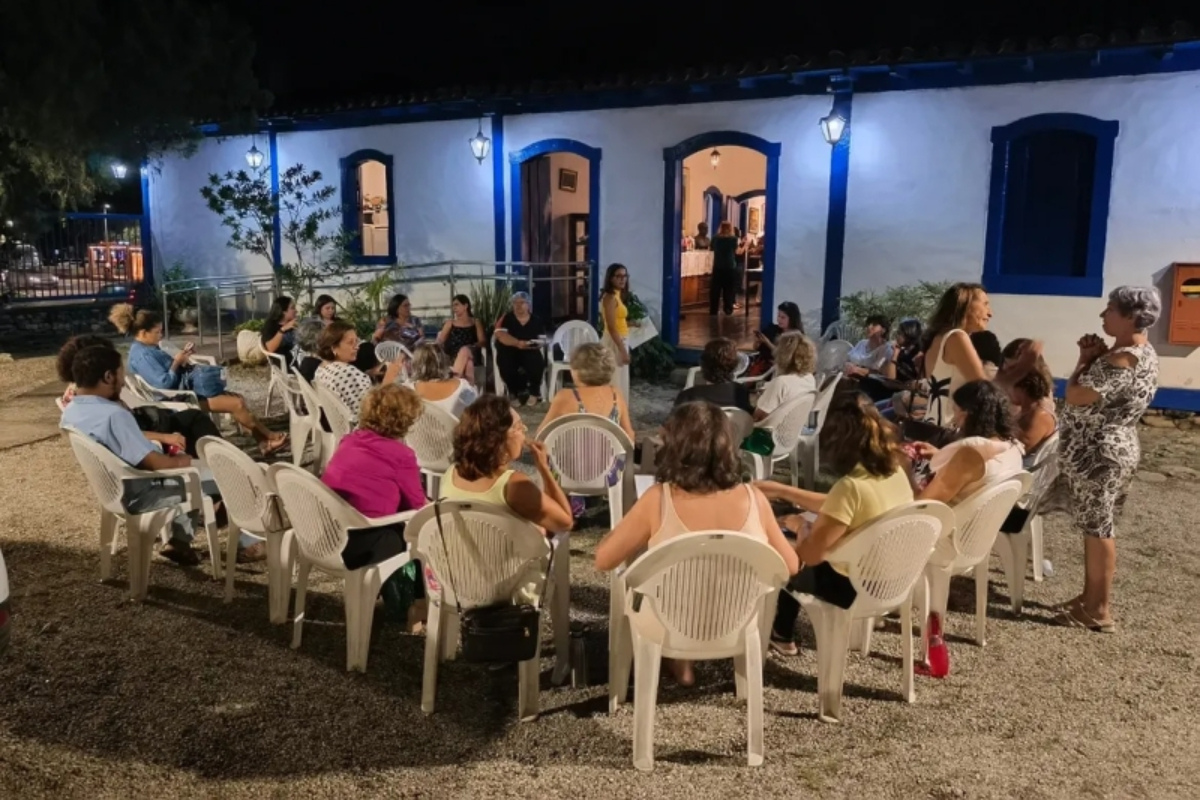 Tertúlia Literária promove encontros periódicos e itinerantes para incentivar a leitura e compartilhar experiências literárias