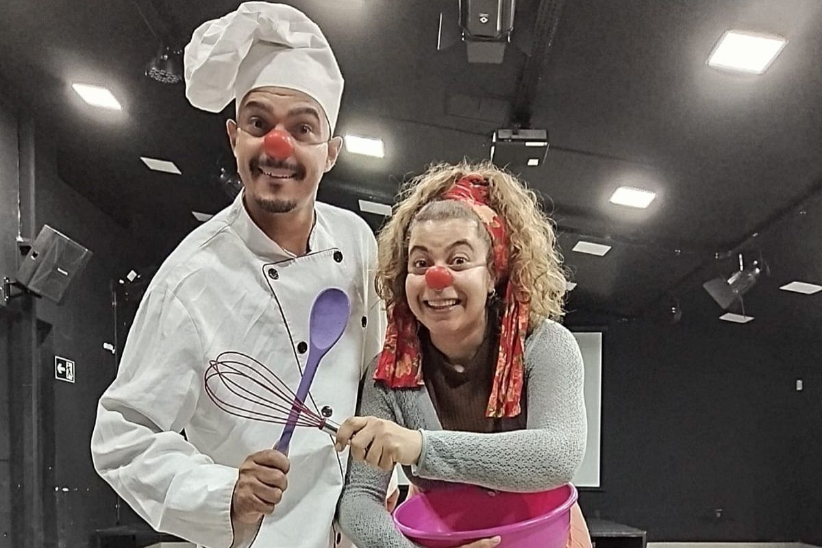 Gustavo Pedra e Mari Freitas interpretam o Chef Jean Petit Gateau e a irreverente Mama Macarrona
