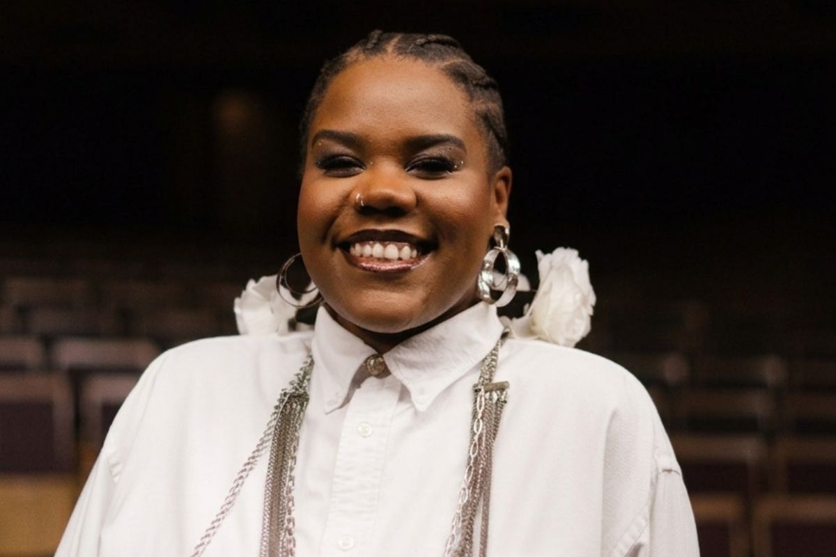 Cantora, compositora e educadora social Talita Silva tem trajetória construída entre a periferia, a música autoral e a cultura independente