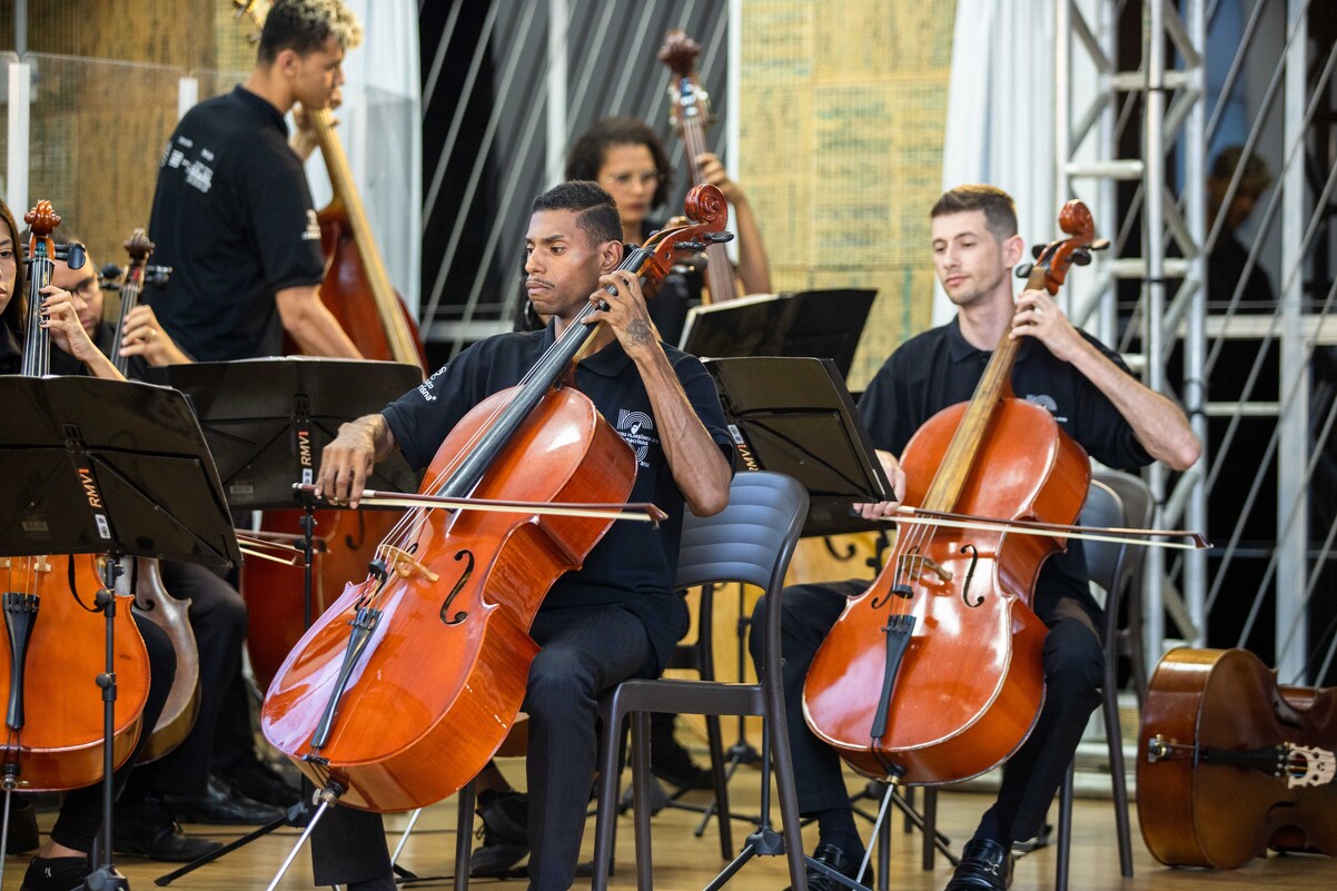 Orquestra Filarmônica Ramacrisna troca a guitarra pelos acordes clássicos