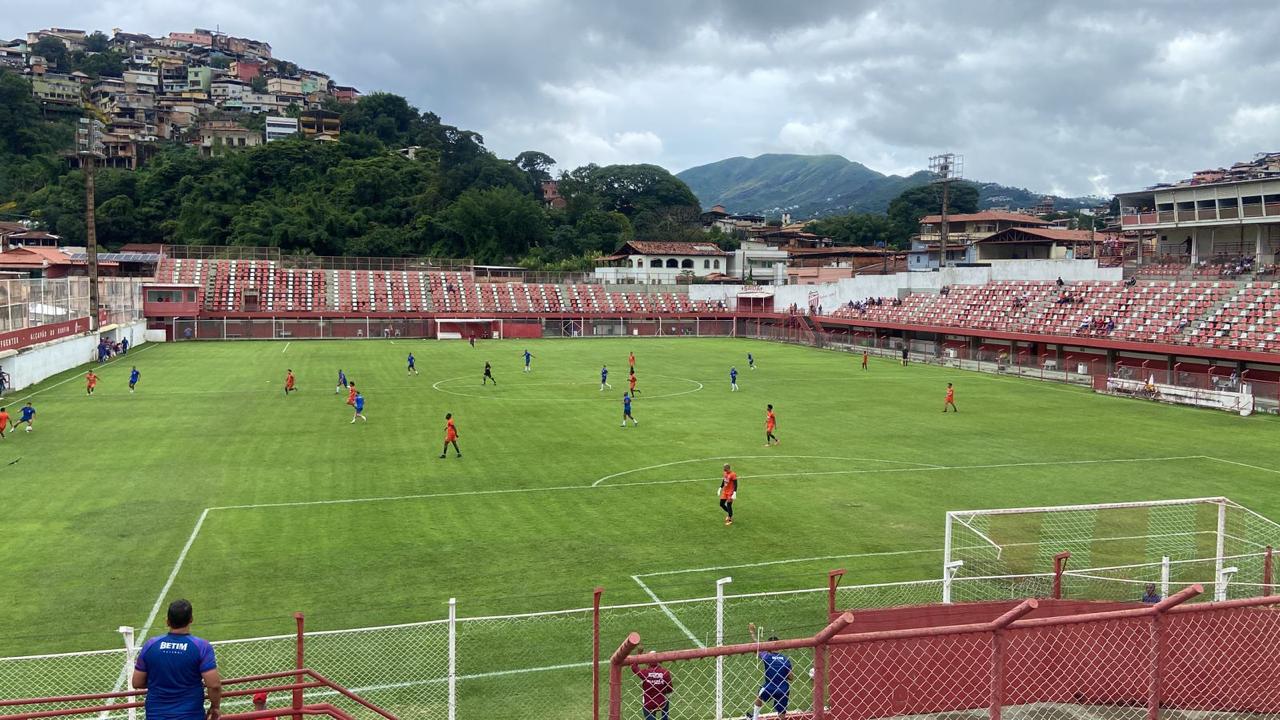 Primeiro jogo-treino foi contra o Villa Nova, no estádio Castor Cifuentes, e terminou com vitória do Time da Cidade por 3 a 0