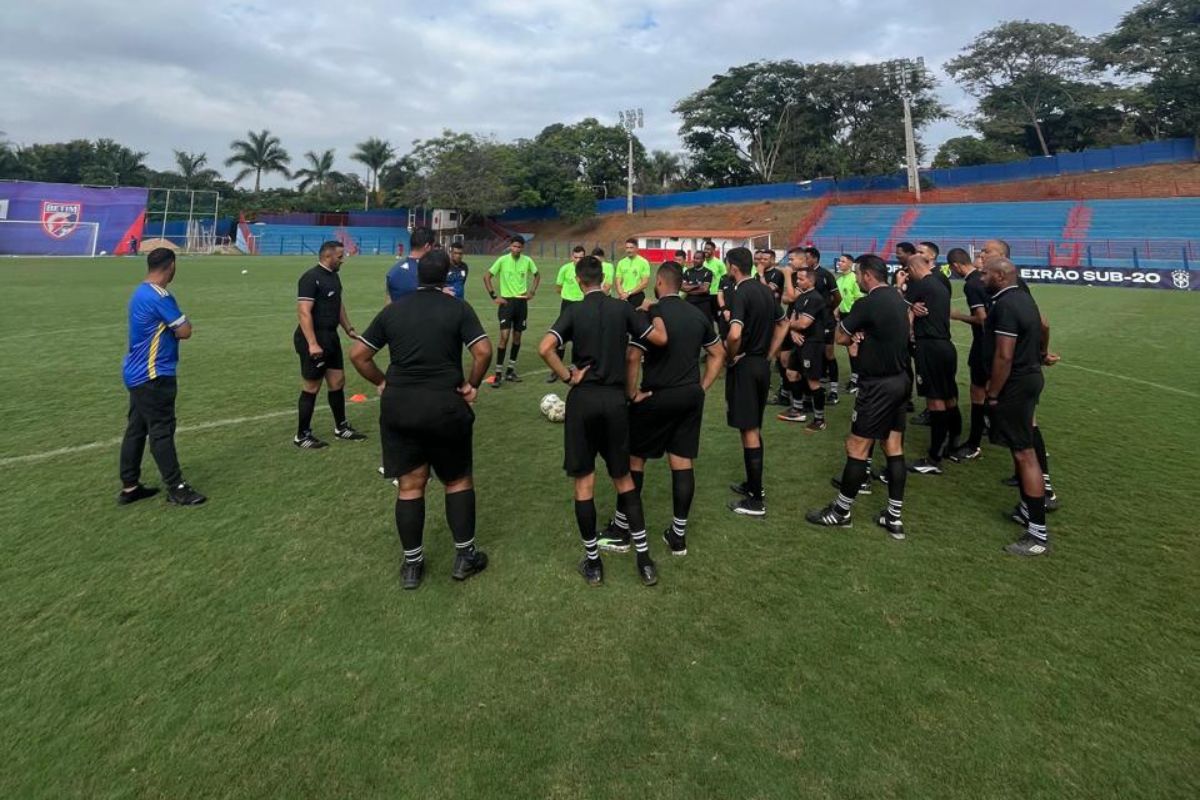 Segundo o diretor de árbitros da Liga, Antônio Márcio Teixeira, o treinamento tem papel estratégico na preparação do quadro de árbitros