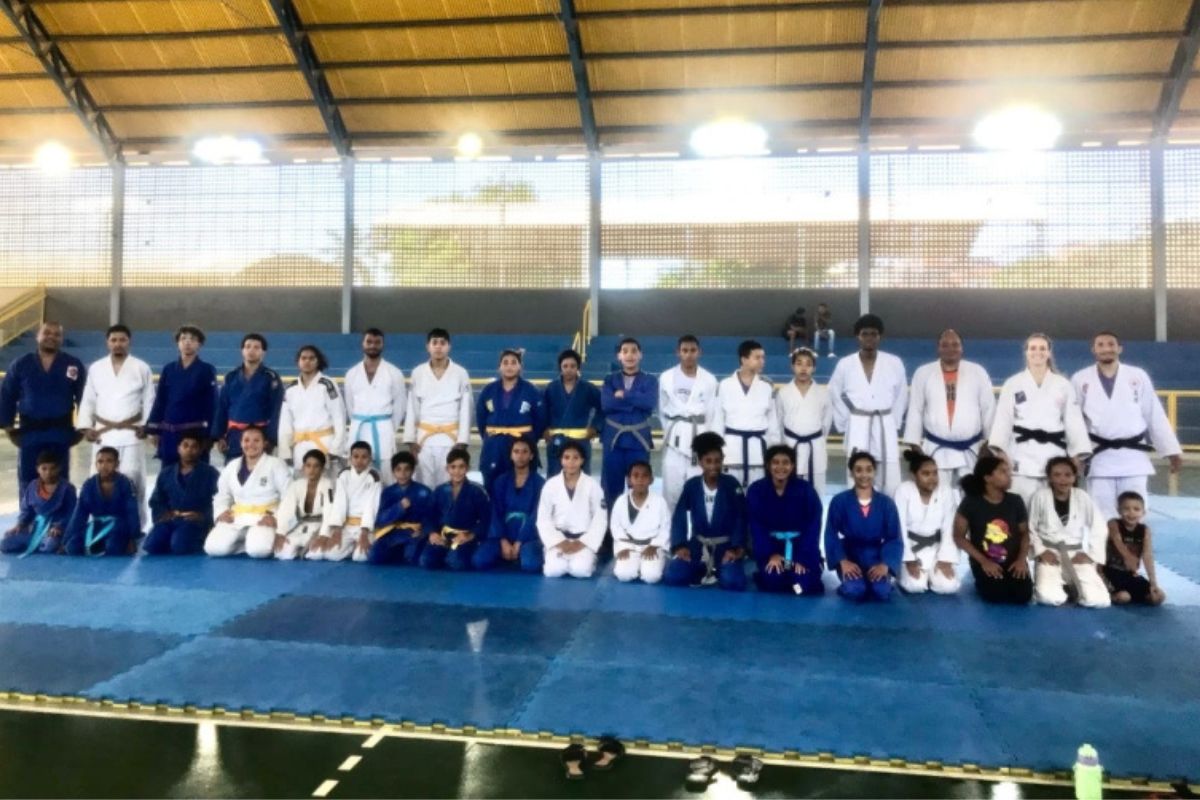 Mais de 50 atletas do programa Viva o Esporte estão no páreo