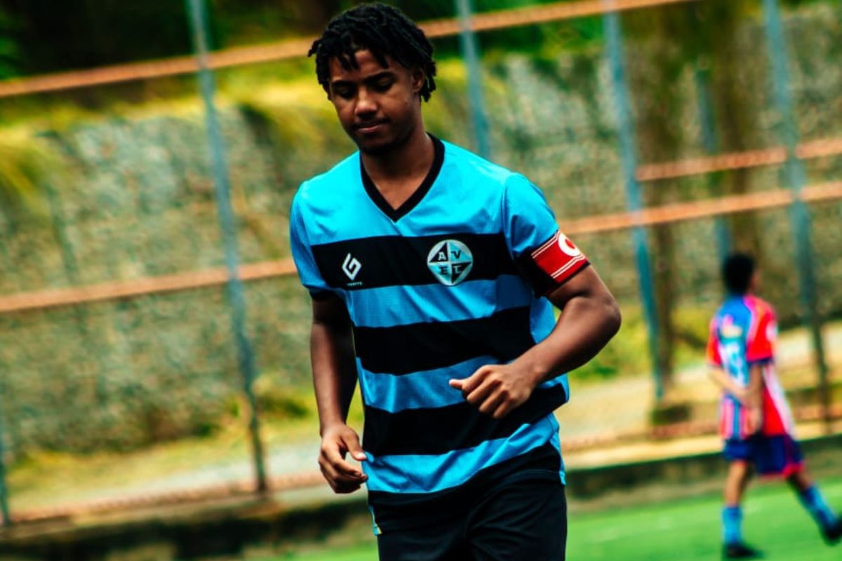 Juan Guedes, de 16 anos, vai jogar como lateral direito do time sub-17 do Minas Boca, de Sete Lagoas