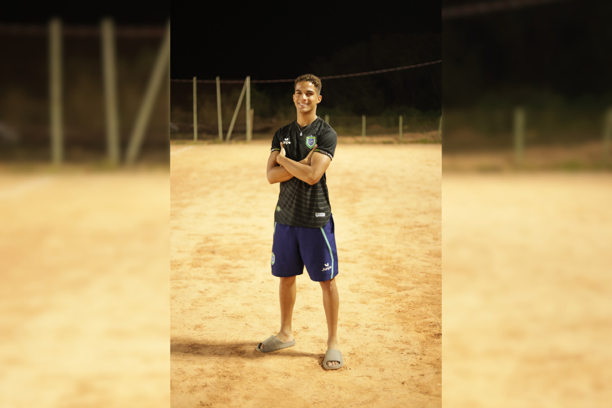 No teste, o atacante Thyerry Henrry marcou dois gols