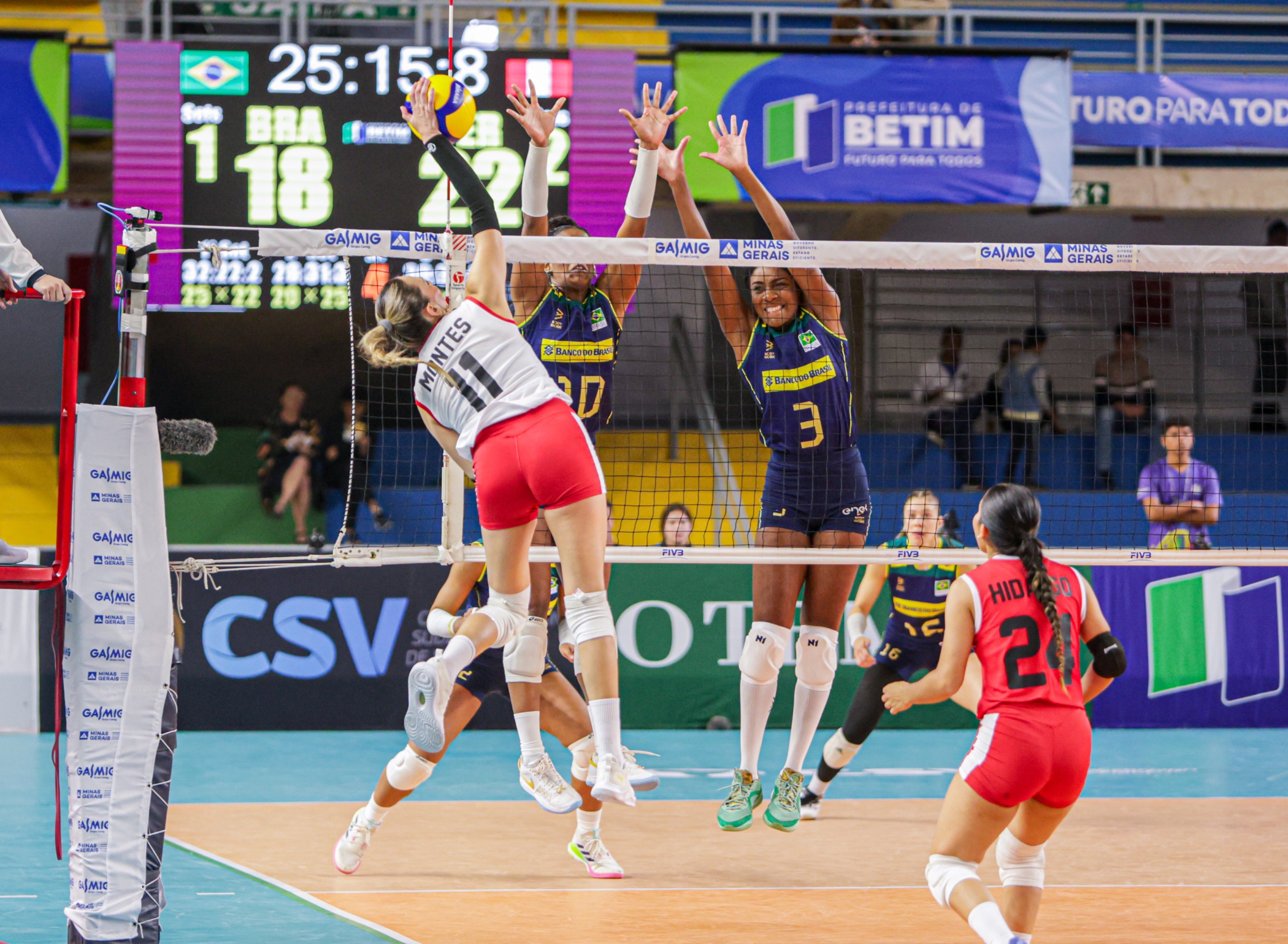 Partida entre Brasil e Peru, pela Copa América de Vôlei Feminino