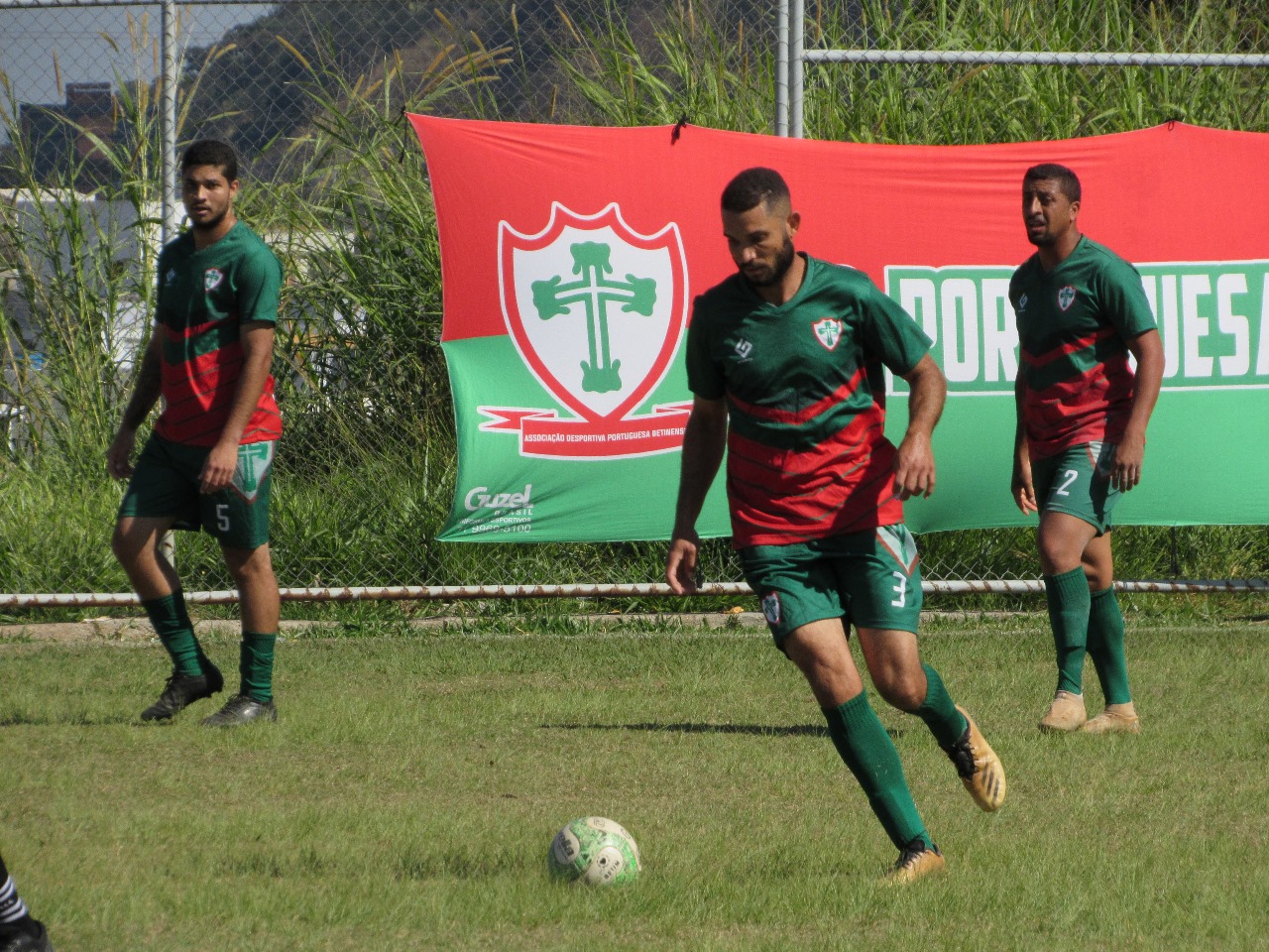 A rodada de abertura da competição municipal registrou uma média de 3,3 gols por partida