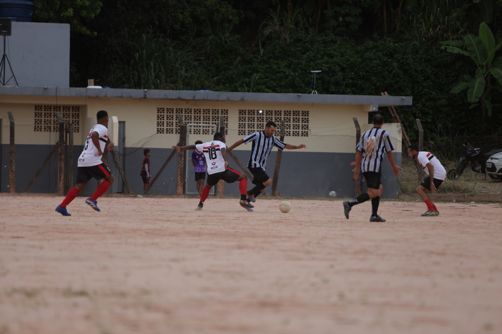 No jogo de abertura, o Petrópolis venceu o Real City por 3 a 0
