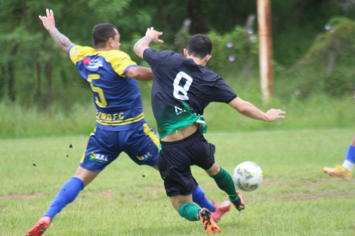Retiro derrotou o Maringá por 3 a 1, no Campo da Granja Adélia 
