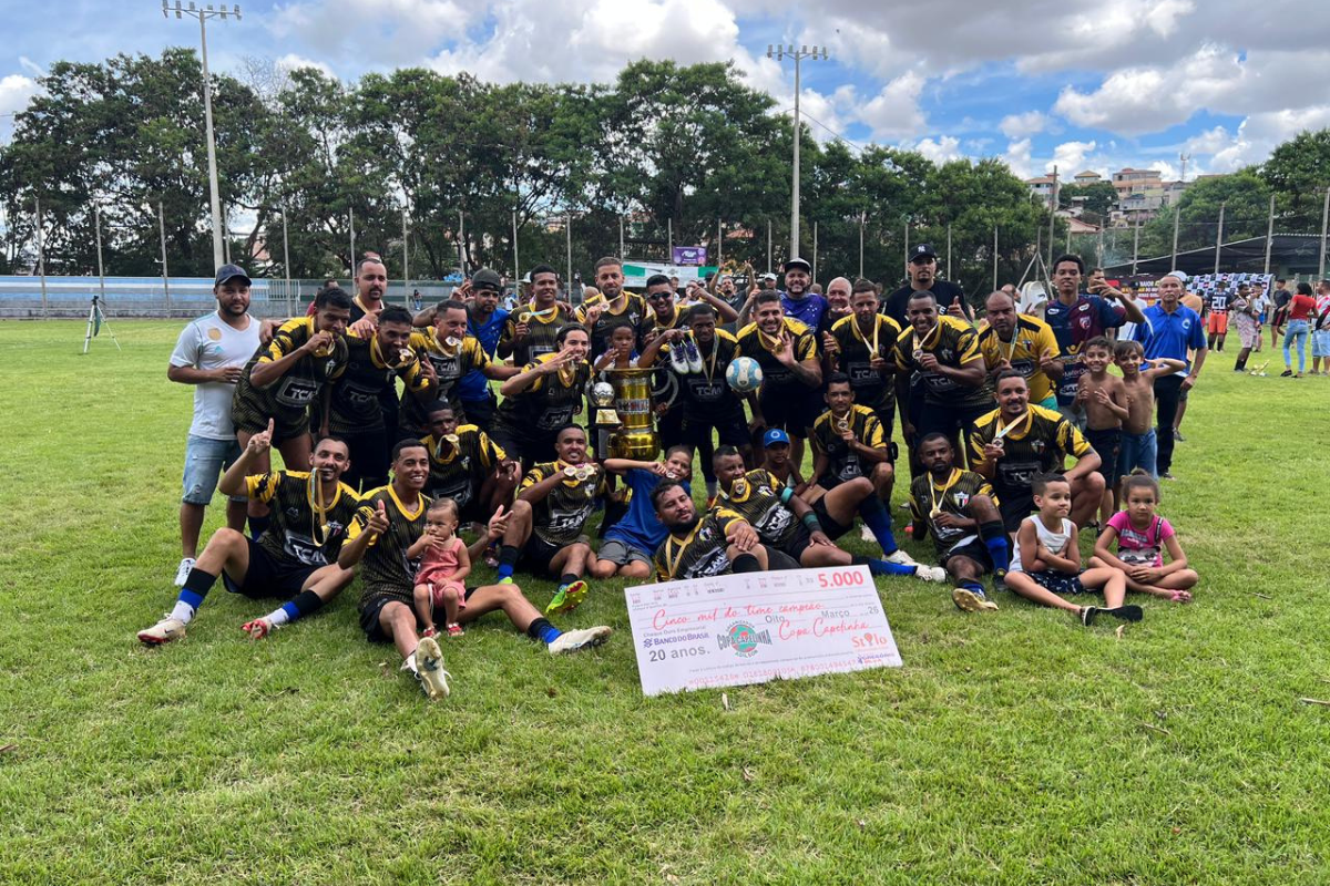 Equipe do Fortaleza comemora o título
