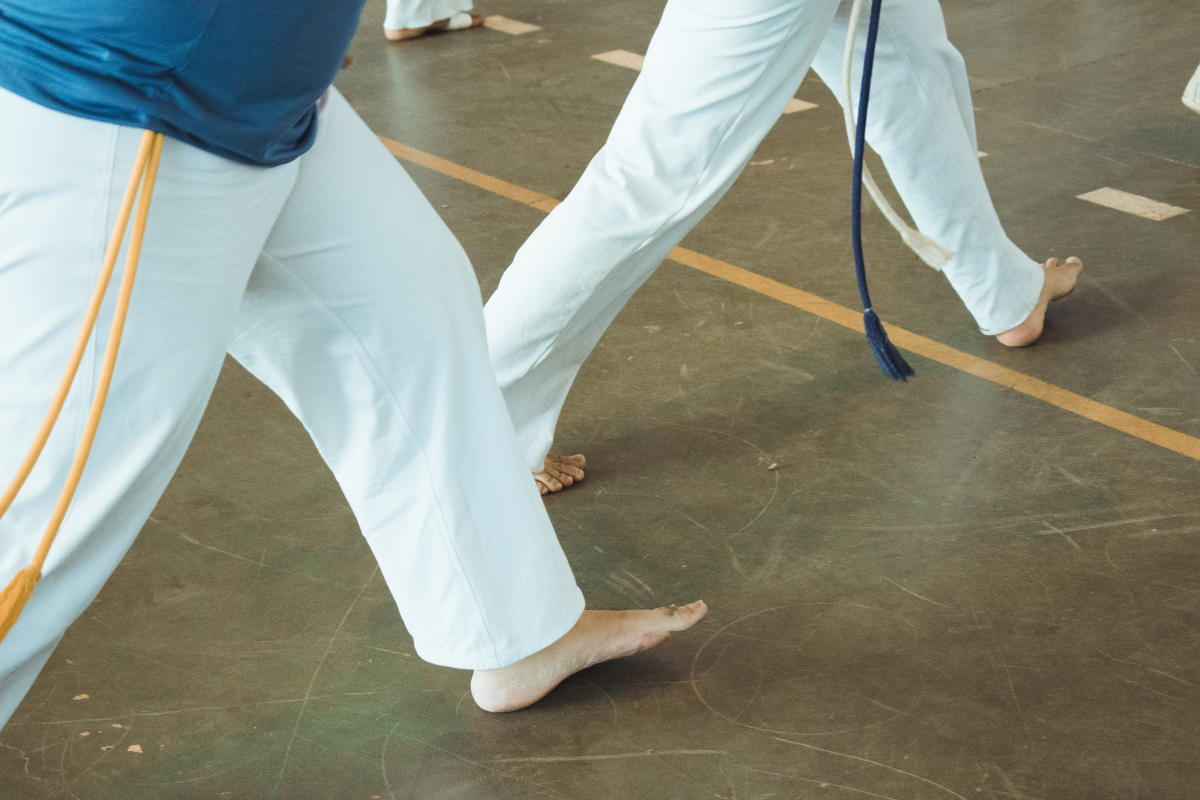 Capoeira reúne elementos de luta, dança, música e expressão cultural