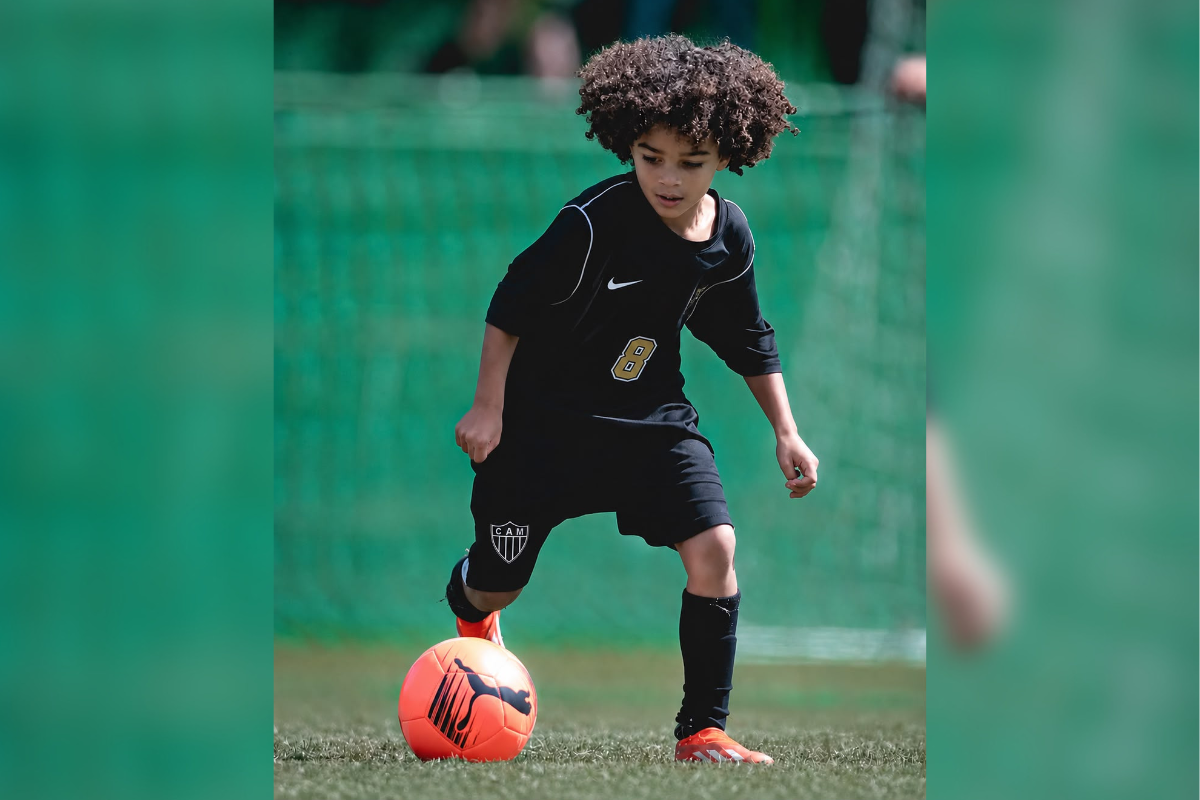 Nikita, de 7 anos, já conquistou dois campeonatos pelo Atlético Mineiro