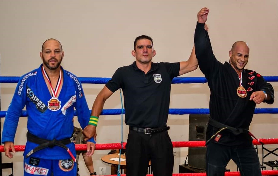 Uendel 'BBzão' faz parte da equipe Caveirinha Jiu-jitsu Family